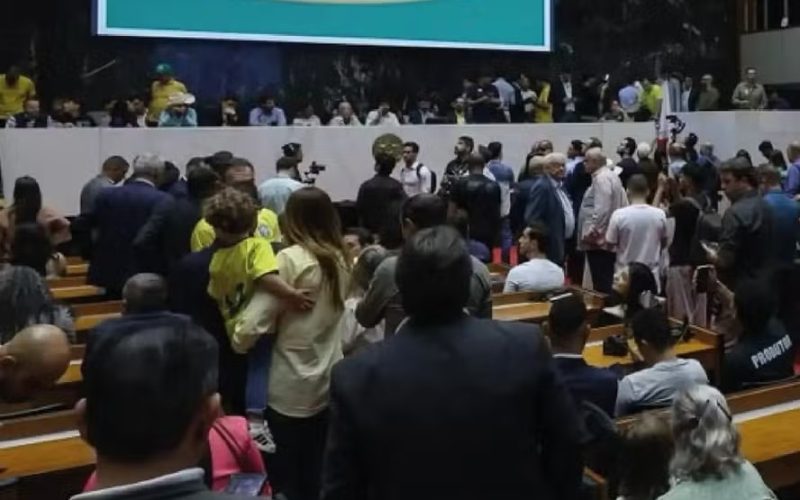 Convenção do PL em Minas reforça protagonismo de Nikolas Ferreira e mira fortalecimento da direita para 2026
